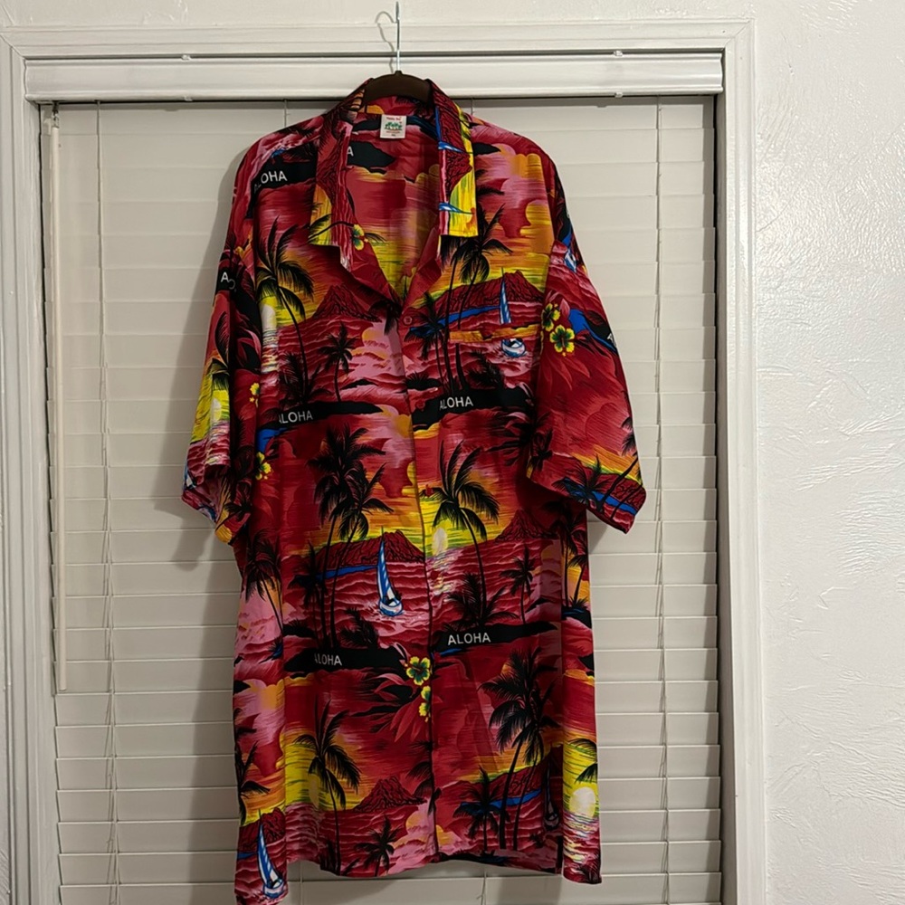 Aloha! Vintage Hawaiian shirt.